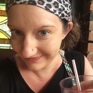 Meet your Posher, Liz